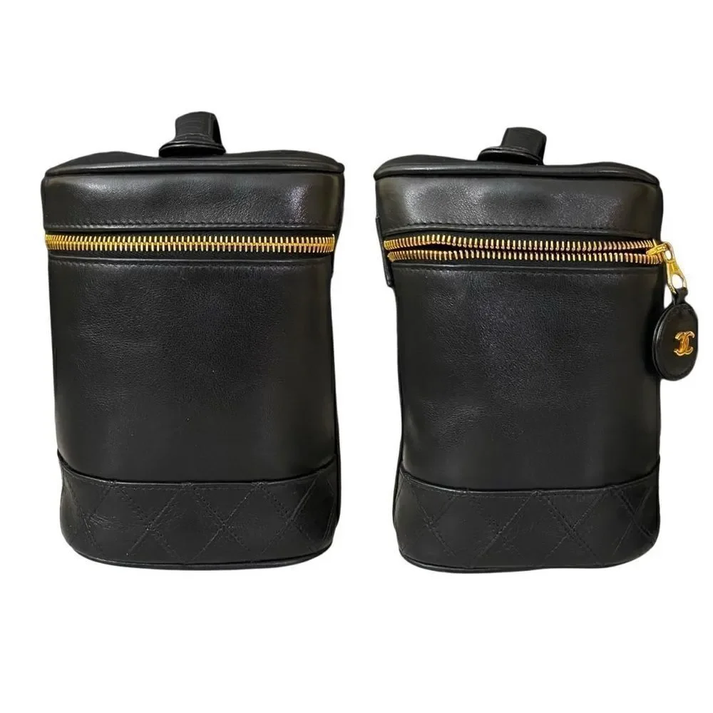 CHANEL CC Bicolore Lambskin Vanity Bag - Picture 13 of 17